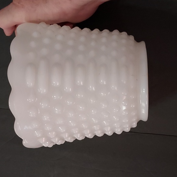 Hobnail Milk Glass Planter/Wide Mouth Vase.GUC. - Picture 3 of 8